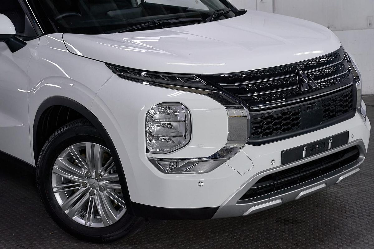 2024 Mitsubishi Outlander LS ZM