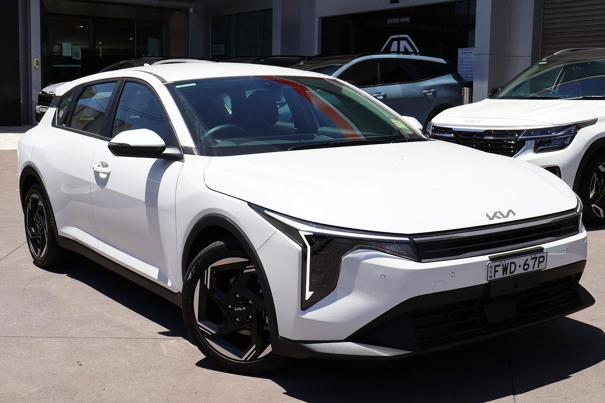 2025 Kia K4 Sport+ CL4m