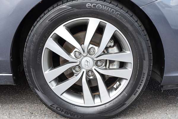 2017 Hyundai i30 Active PD thumb-3