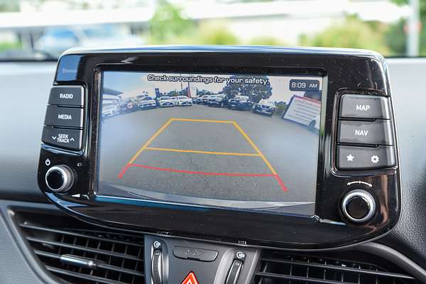 2017 Hyundai i30 Active PD thumb-11