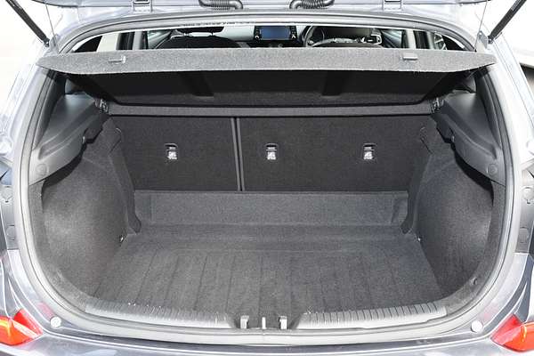 2017 Hyundai i30 Active PD thumb-18