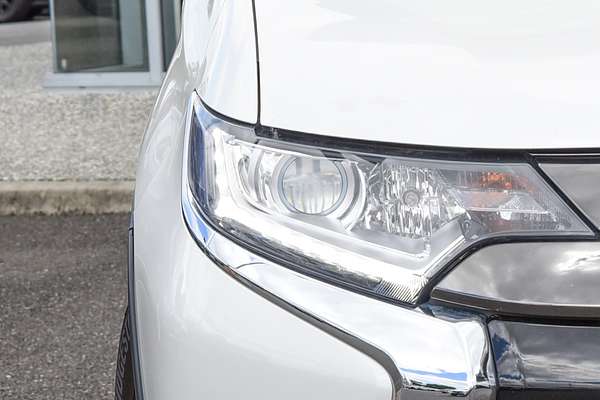 2018 Mitsubishi Outlander Black Edition ZL thumb-1