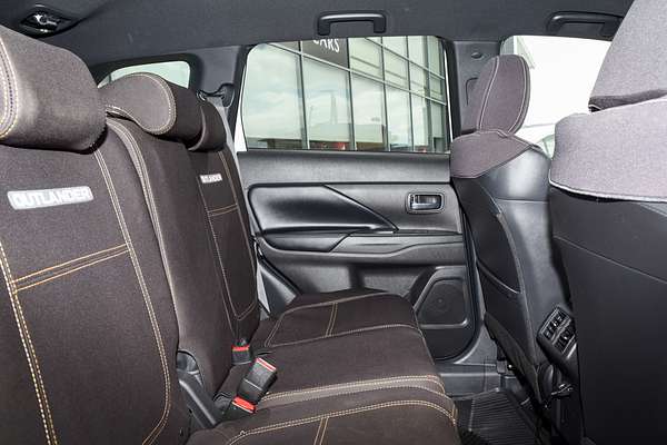 2018 Mitsubishi Outlander Black Edition ZL thumb-8