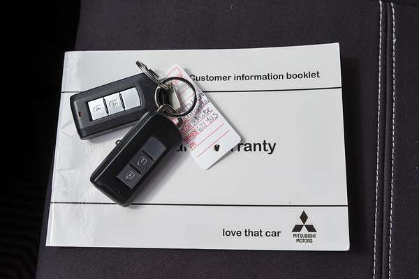 2018 Mitsubishi Outlander Black Edition ZL thumb-21