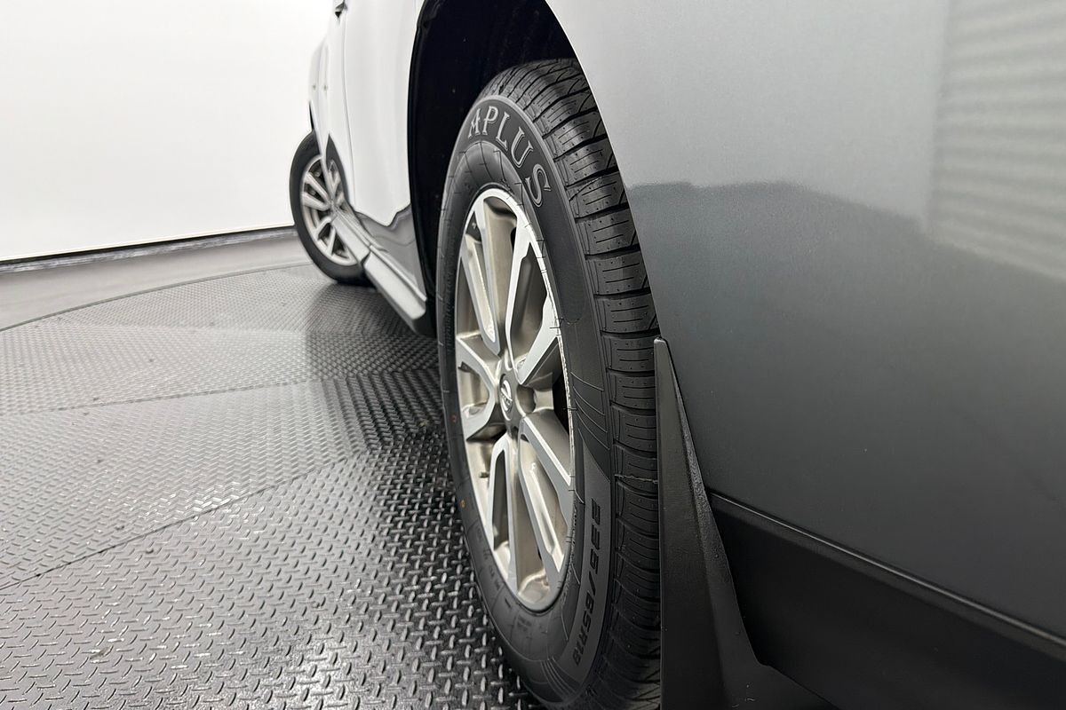 2015 Nissan Pathfinder ST R52