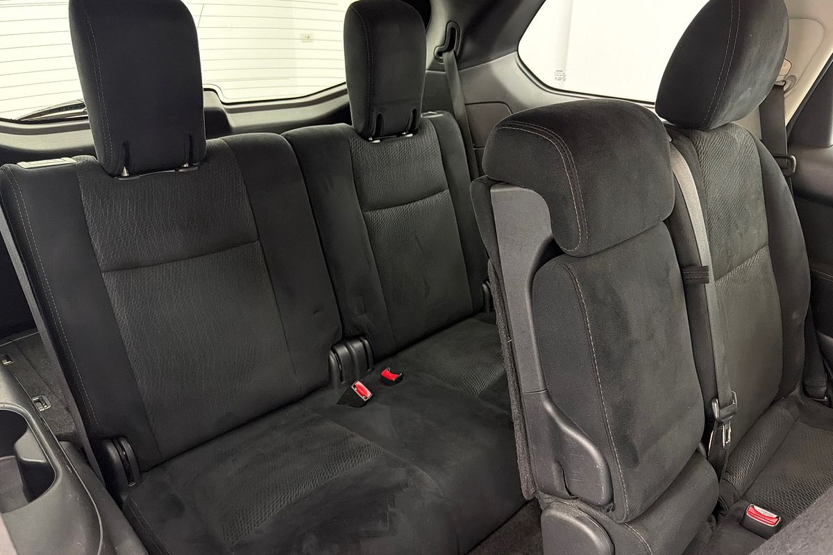 2015 Nissan Pathfinder ST R52