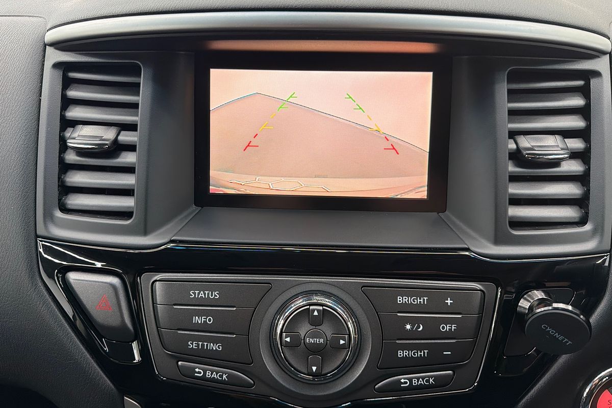 2015 Nissan Pathfinder ST R52