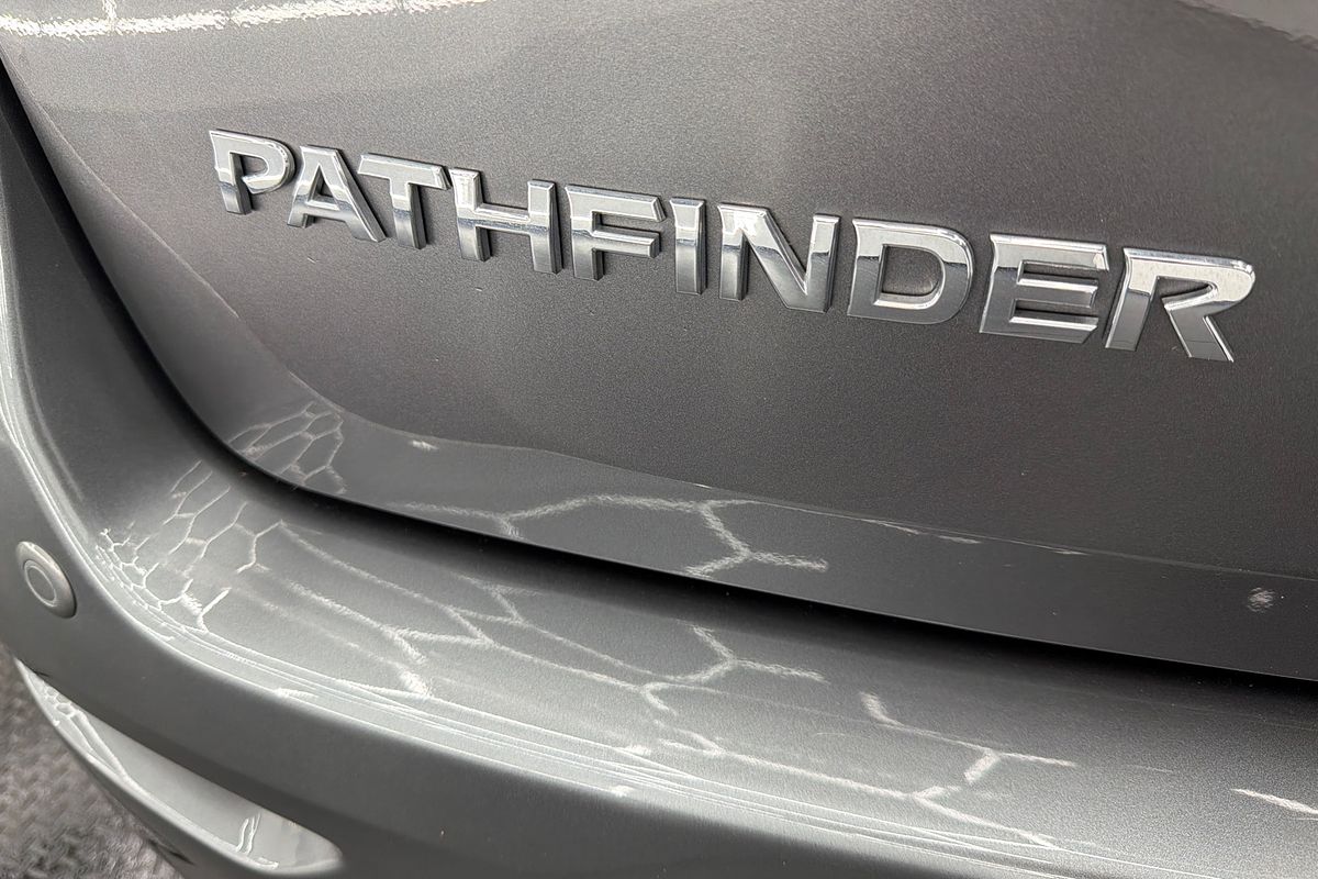 2015 Nissan Pathfinder ST R52