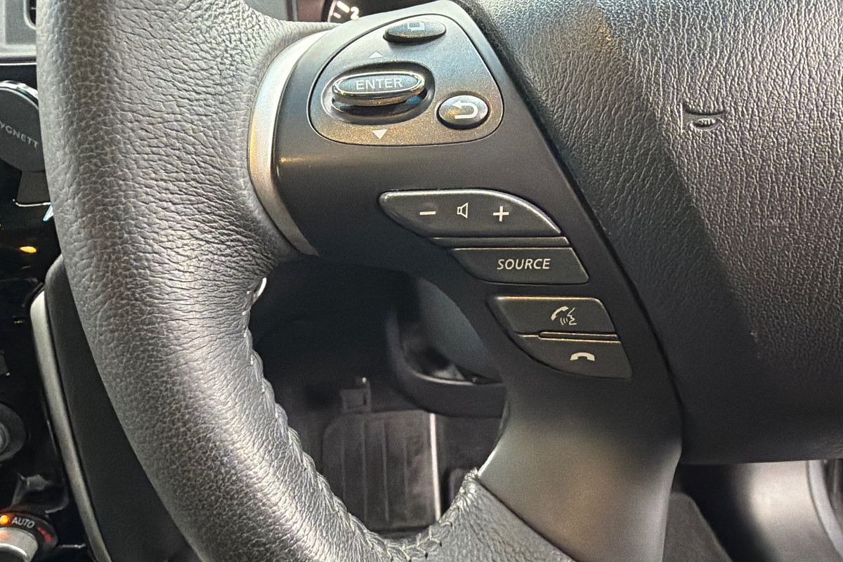 2015 Nissan Pathfinder ST R52