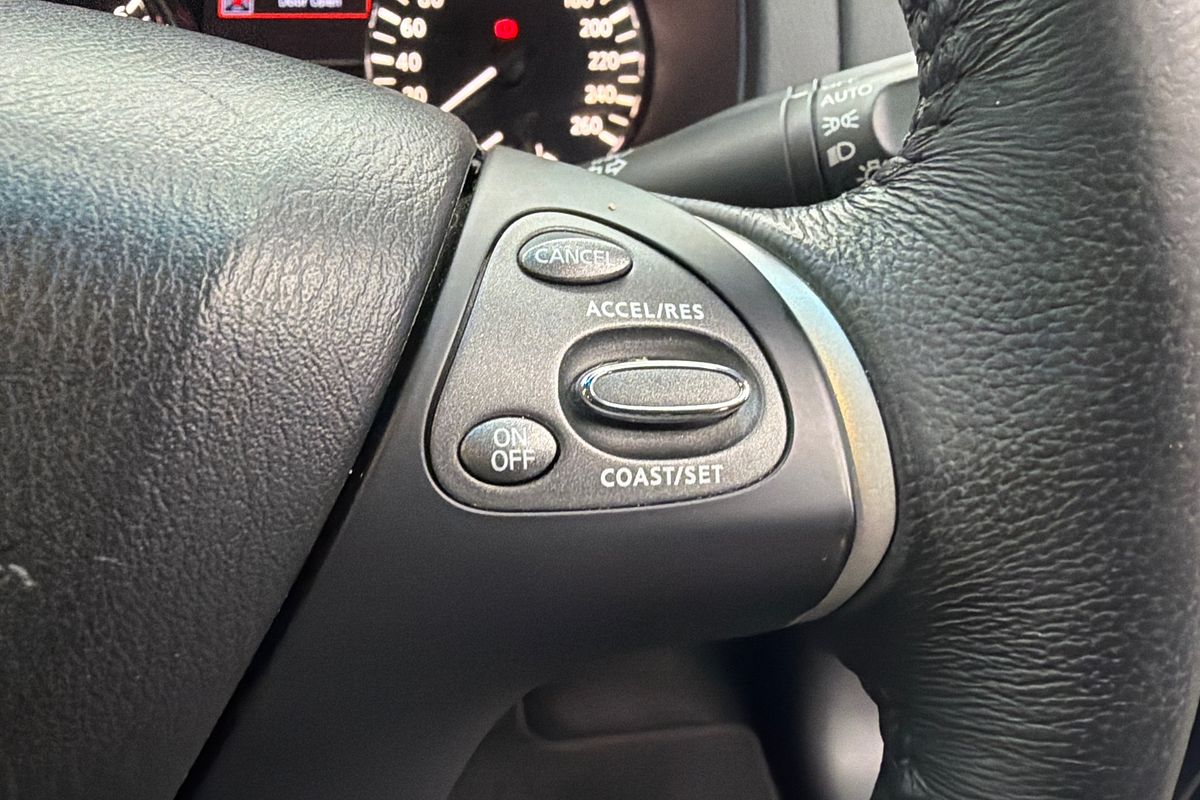 2015 Nissan Pathfinder ST R52