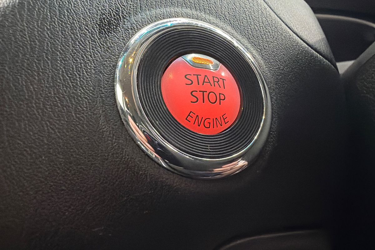 2015 Nissan Pathfinder ST R52