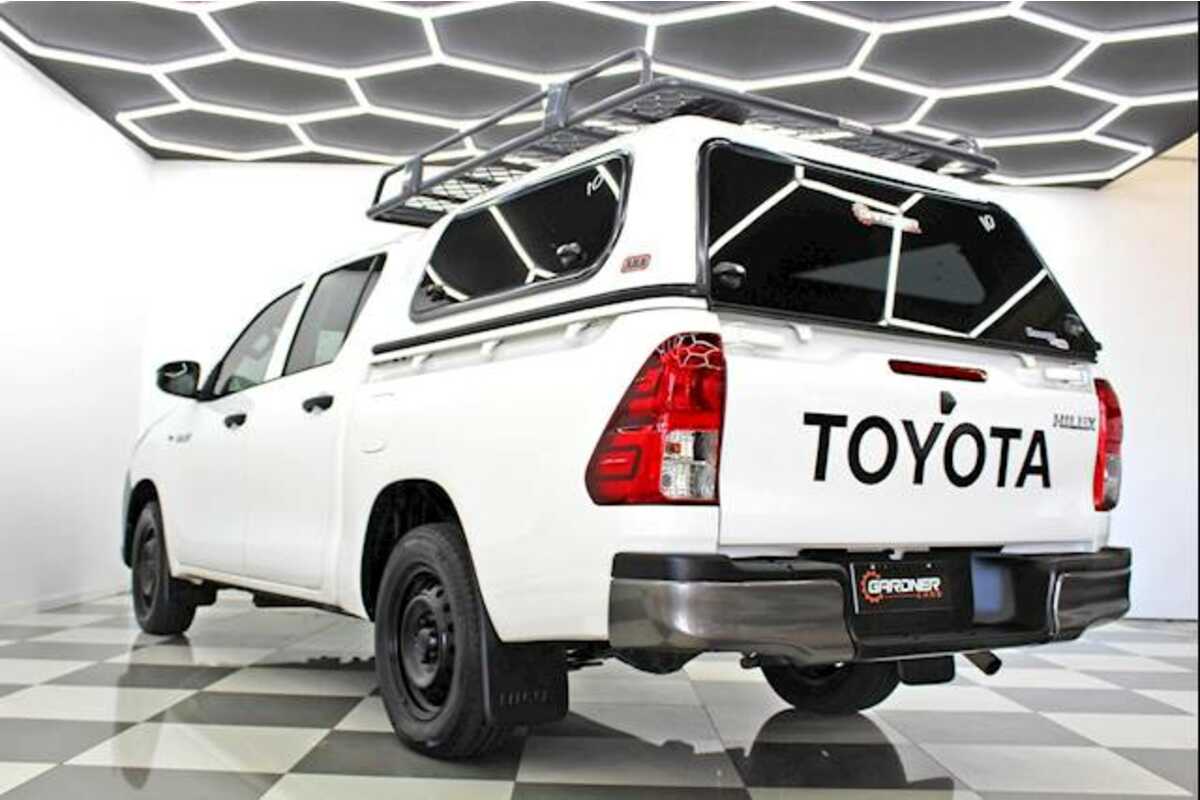 2017 Toyota HILUX WORKMATE DUAL CAB GUN122R