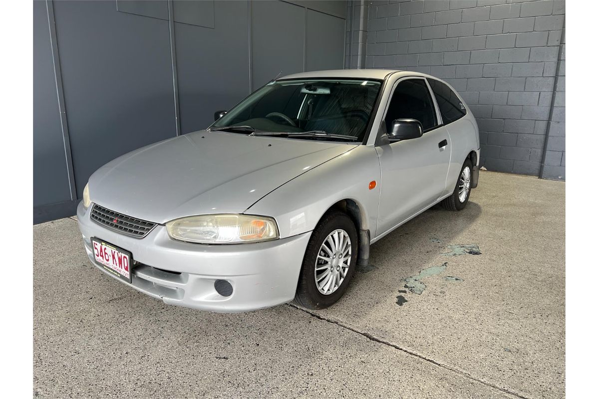 2002 Mitsubishi Mirage CE