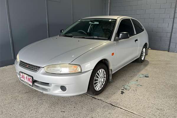 2002 Mitsubishi Mirage CE