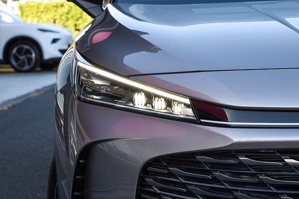 2025 MG HS Essence AS33 thumb-1