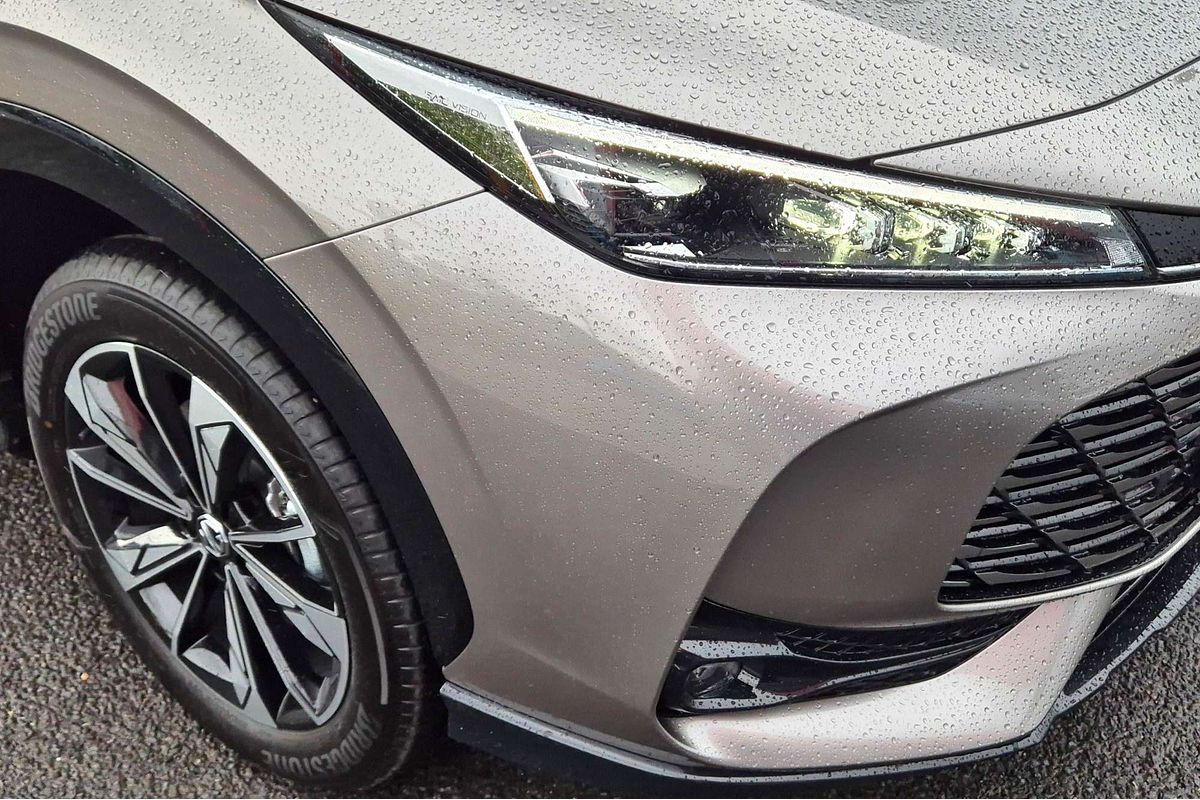 2025 MG HS Excite AS33