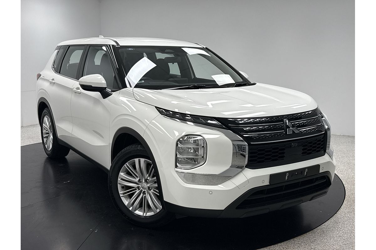 2023 Mitsubishi Outlander ES ZM