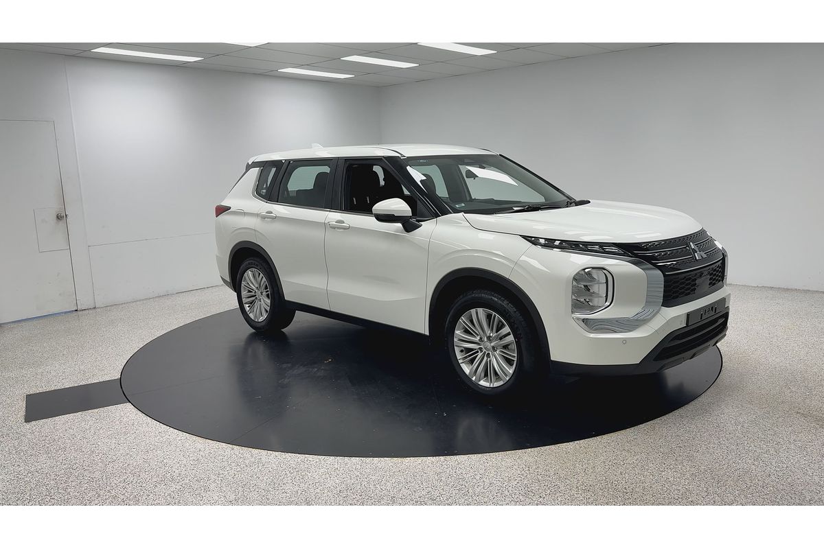 2023 Mitsubishi Outlander ES ZM