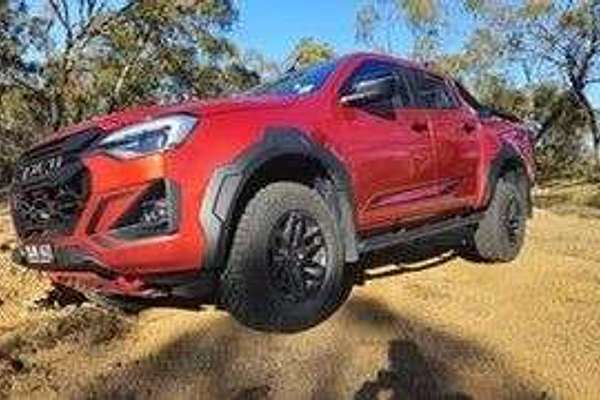 2025 Isuzu D-MAX BLADE 4X4