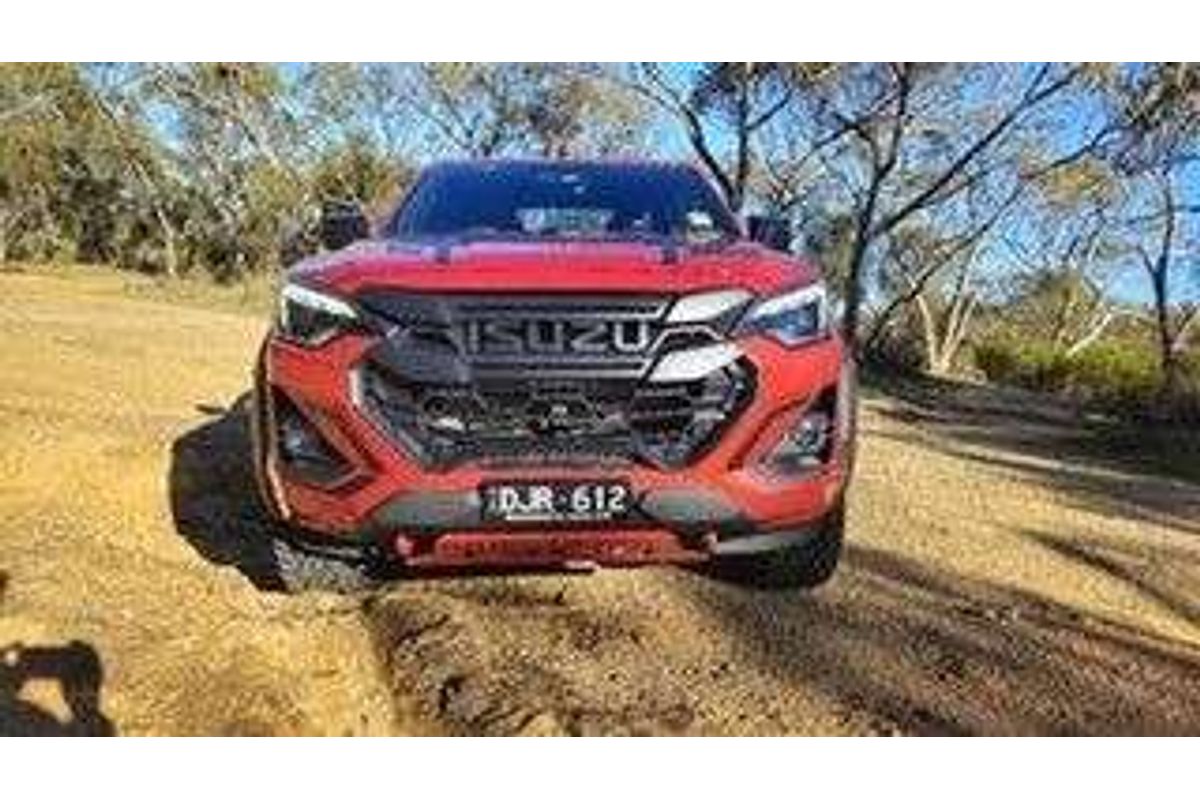 2025 Isuzu D-MAX BLADE 4X4