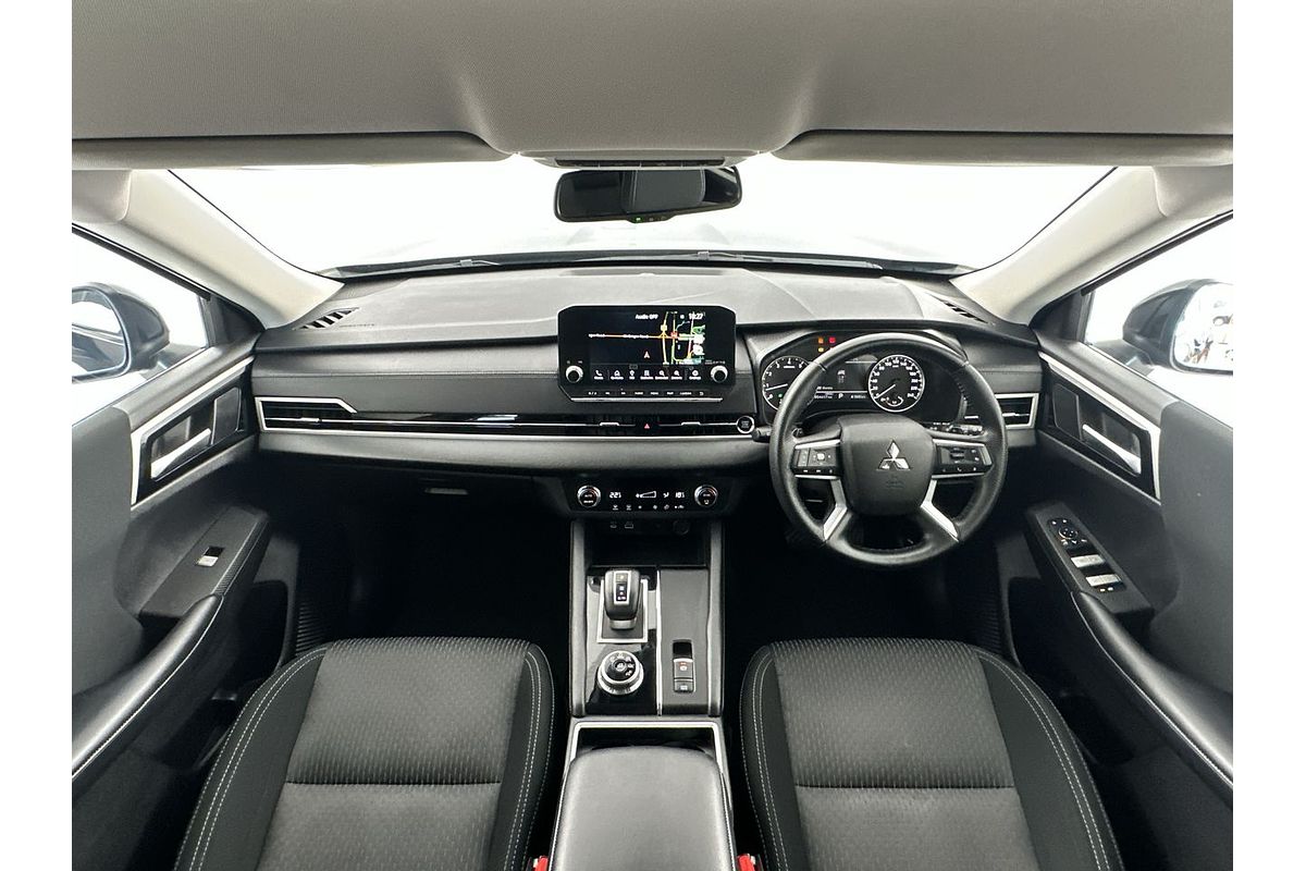 2023 Mitsubishi Outlander LS ZM