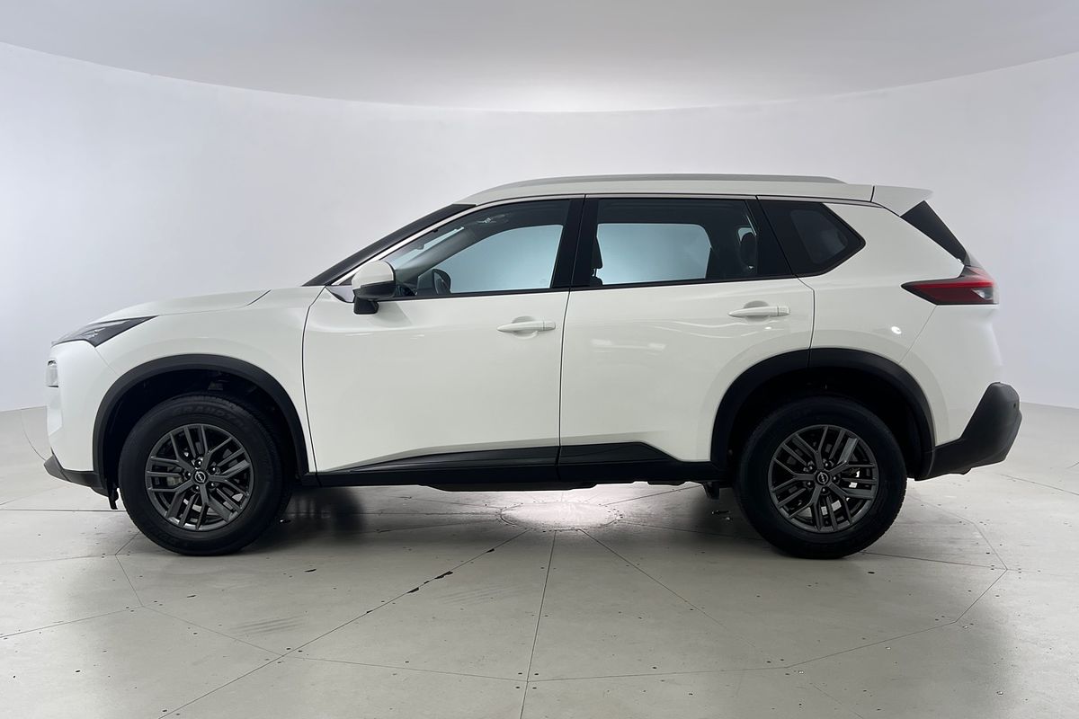2024 Nissan X-TRAIL ST T33