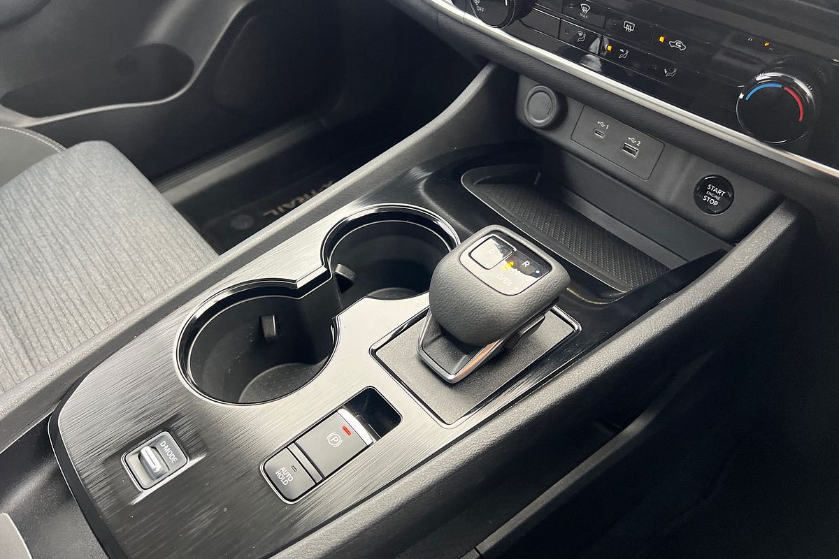 2024 Nissan X-TRAIL ST T33