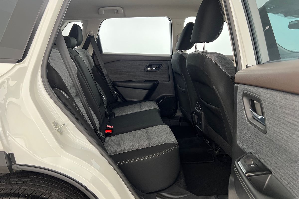 2024 Nissan X-TRAIL ST T33