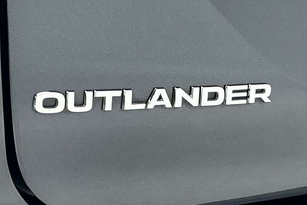 2024 Mitsubishi Outlander ES ZM thumb-21