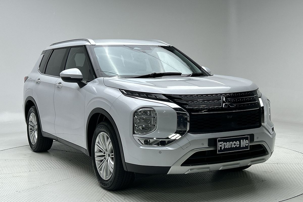 2024 Mitsubishi Outlander LS ZM