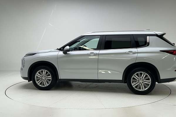 2024 Mitsubishi Outlander LS ZM thumb-4