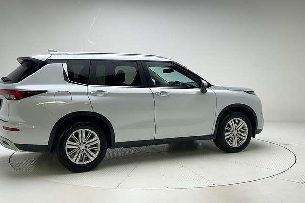 2024 Mitsubishi Outlander LS ZM thumb-7