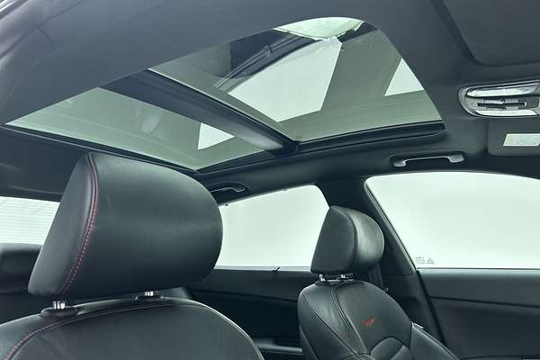 2016 Kia Optima GT JF thumb-14