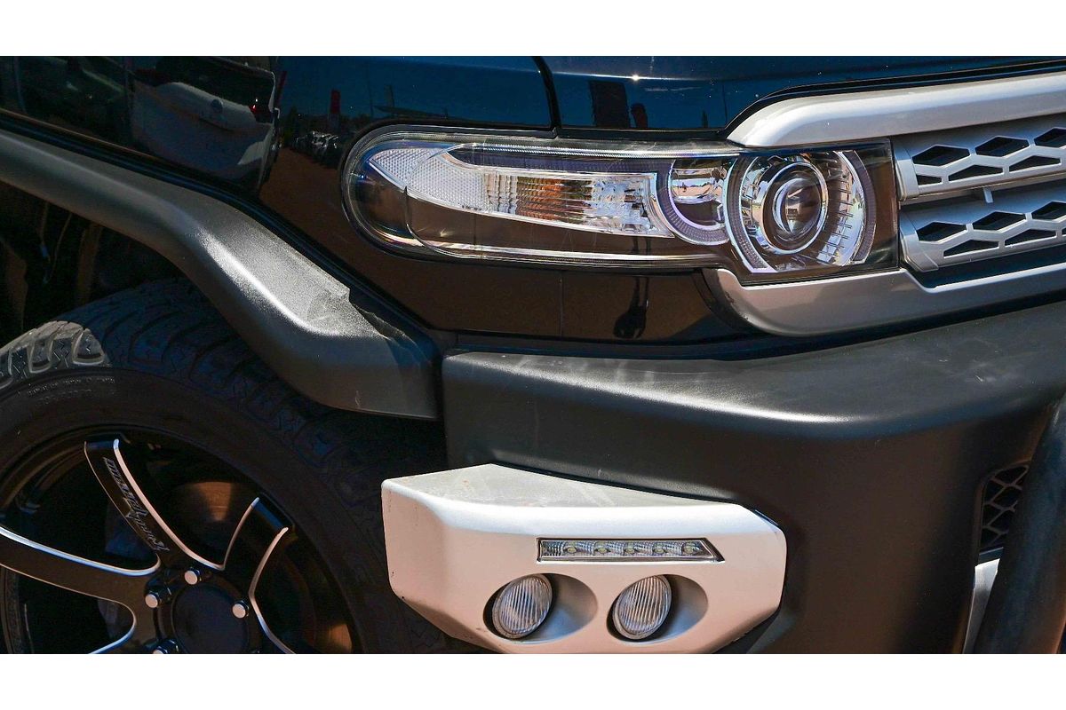 2013 Toyota FJ Cruiser  GSJ15R