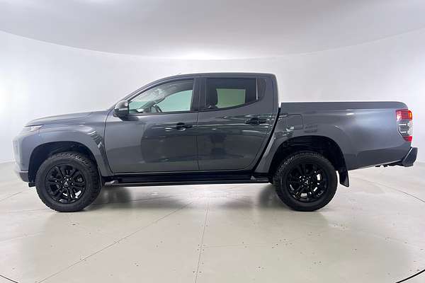 2022 Mitsubishi Triton GSR MR 4X4 thumb-1