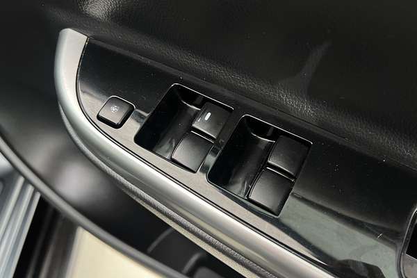 2022 Mitsubishi Triton GSR MR 4X4 thumb-9