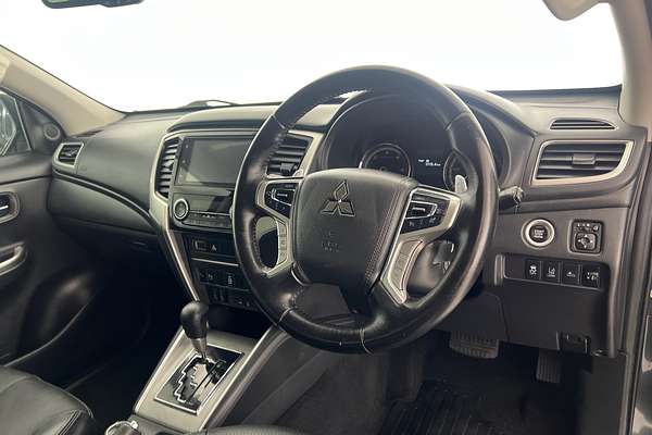 2022 Mitsubishi Triton GSR MR 4X4 thumb-10