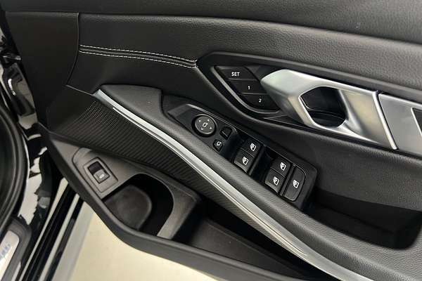 2020 BMW 3 Series 330i M Sport G20 thumb-9