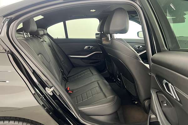 2020 BMW 3 Series 330i M Sport G20 thumb-17