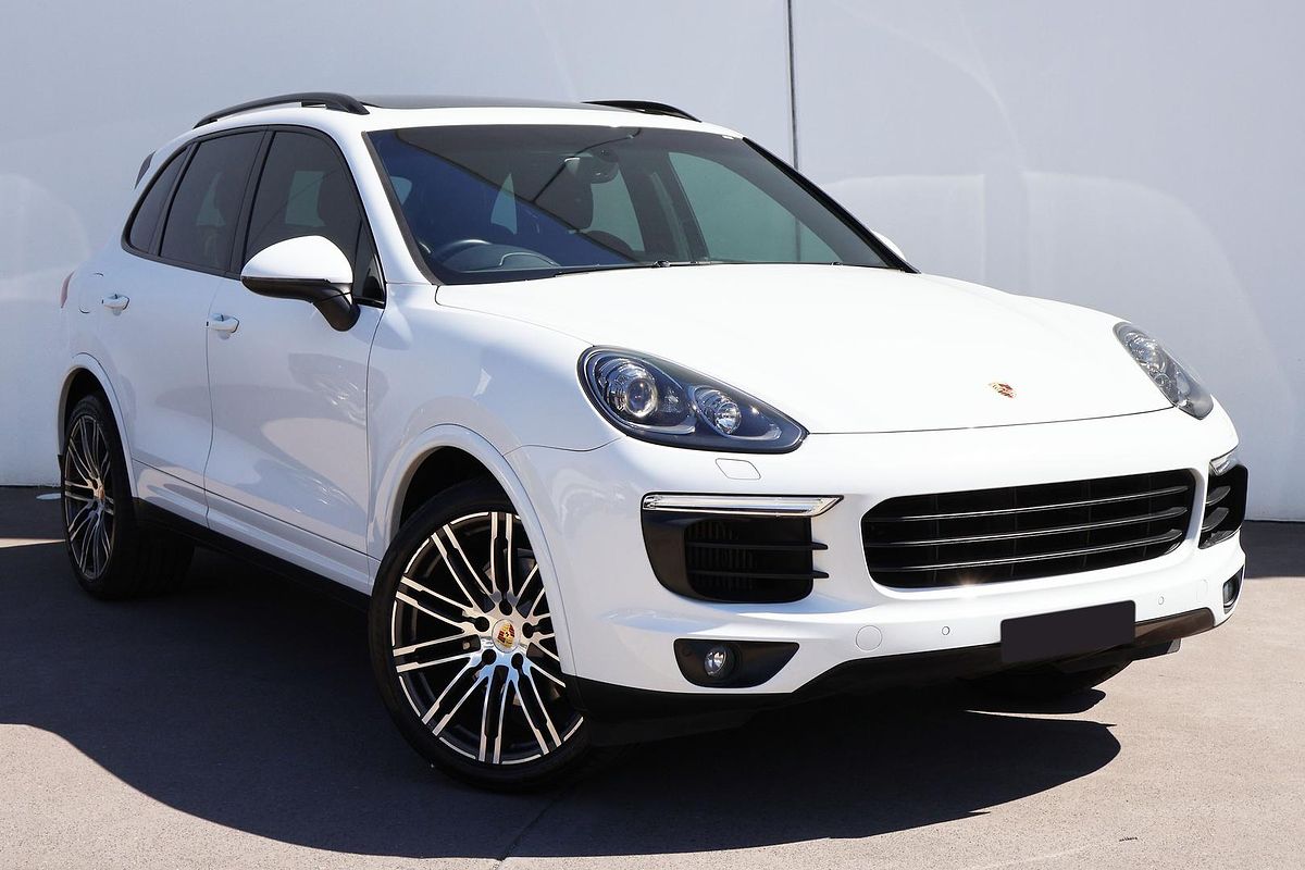 2017 Porsche Cayenne Platinum Edition 92A