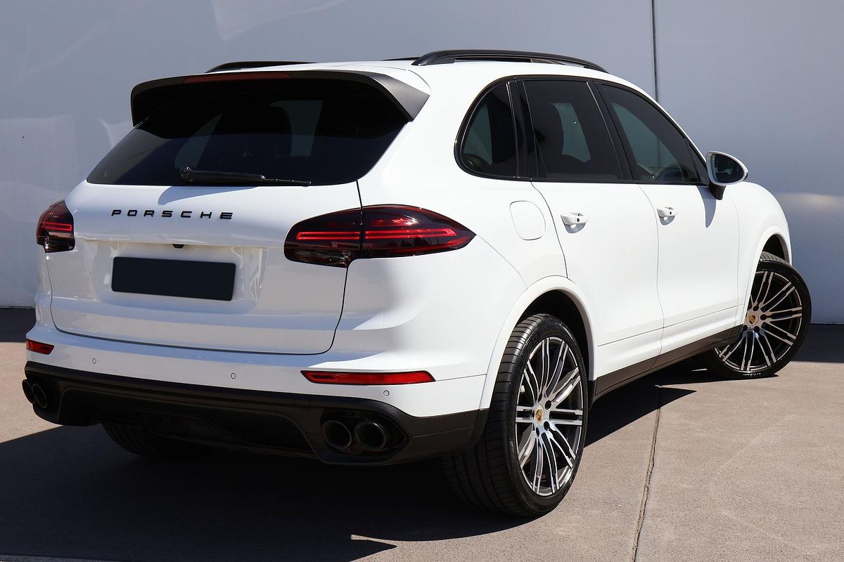 2017 Porsche Cayenne Platinum Edition 92A
