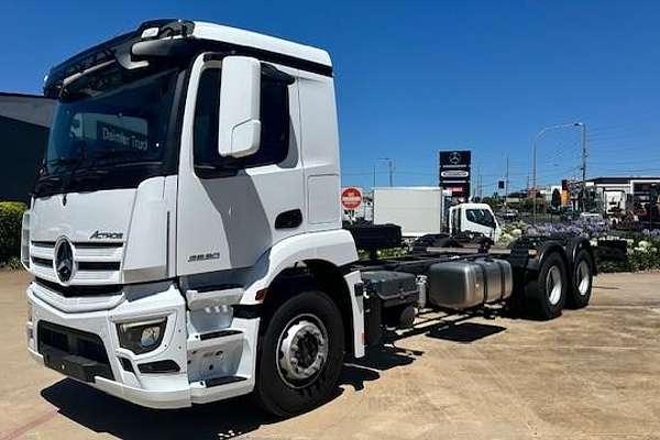 2025 Mercedes-Benz 2630 Pure