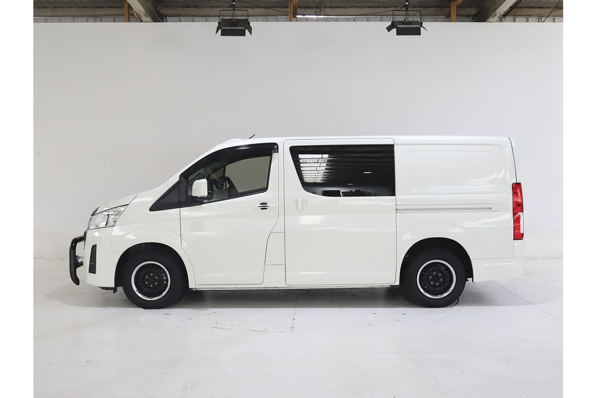 Hiace Van LWB 2.8L T Diesel Automatic 9617530 004 Hiace Van LWB 2.8L T Diesel Automatic 9617530 004
