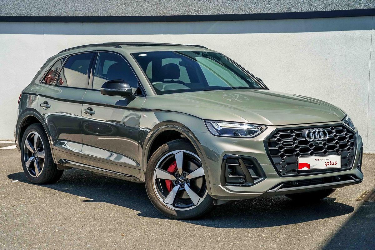2023 Audi Q5 55 TFSI e S line FY