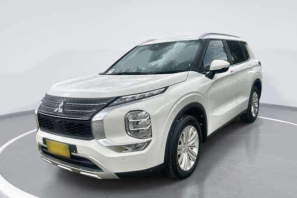 2023 Mitsubishi Outlander LS ZM