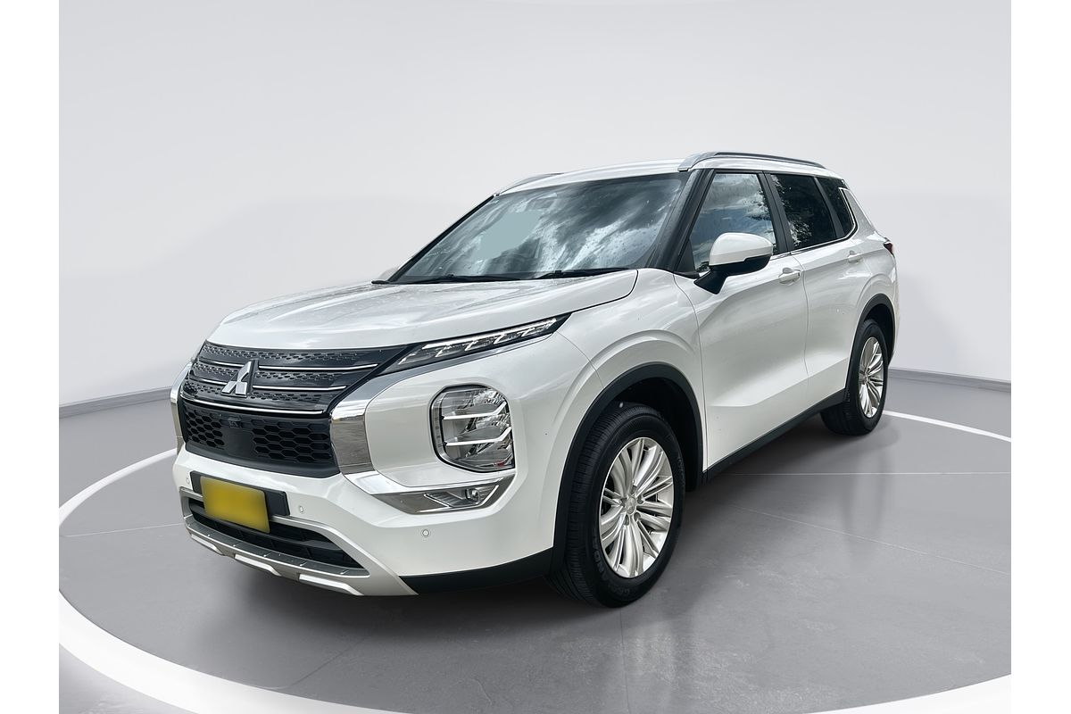 2023 Mitsubishi Outlander LS ZM