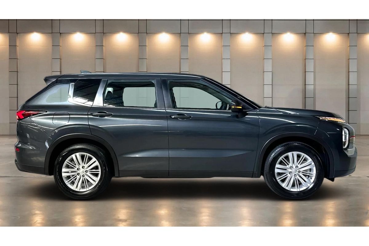 2024 Mitsubishi Outlander ES ZM