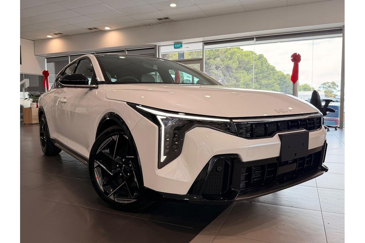 2025 Kia K4 GT-Line CL4m
