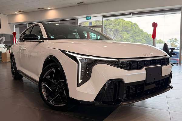 2025 Kia K4 GT-Line CL4m thumb-0