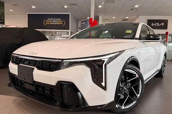 2025 Kia K4 GT-Line CL4m thumb-1